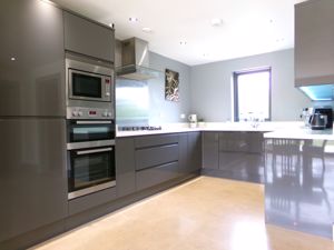 Kitchen - click for photo gallery